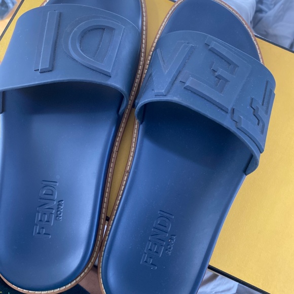 Sandals_&_Flip_Flops